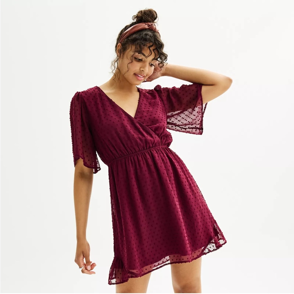 REWIND JUNIORS FLARED SLEEVE FAUX WRAP DRESS